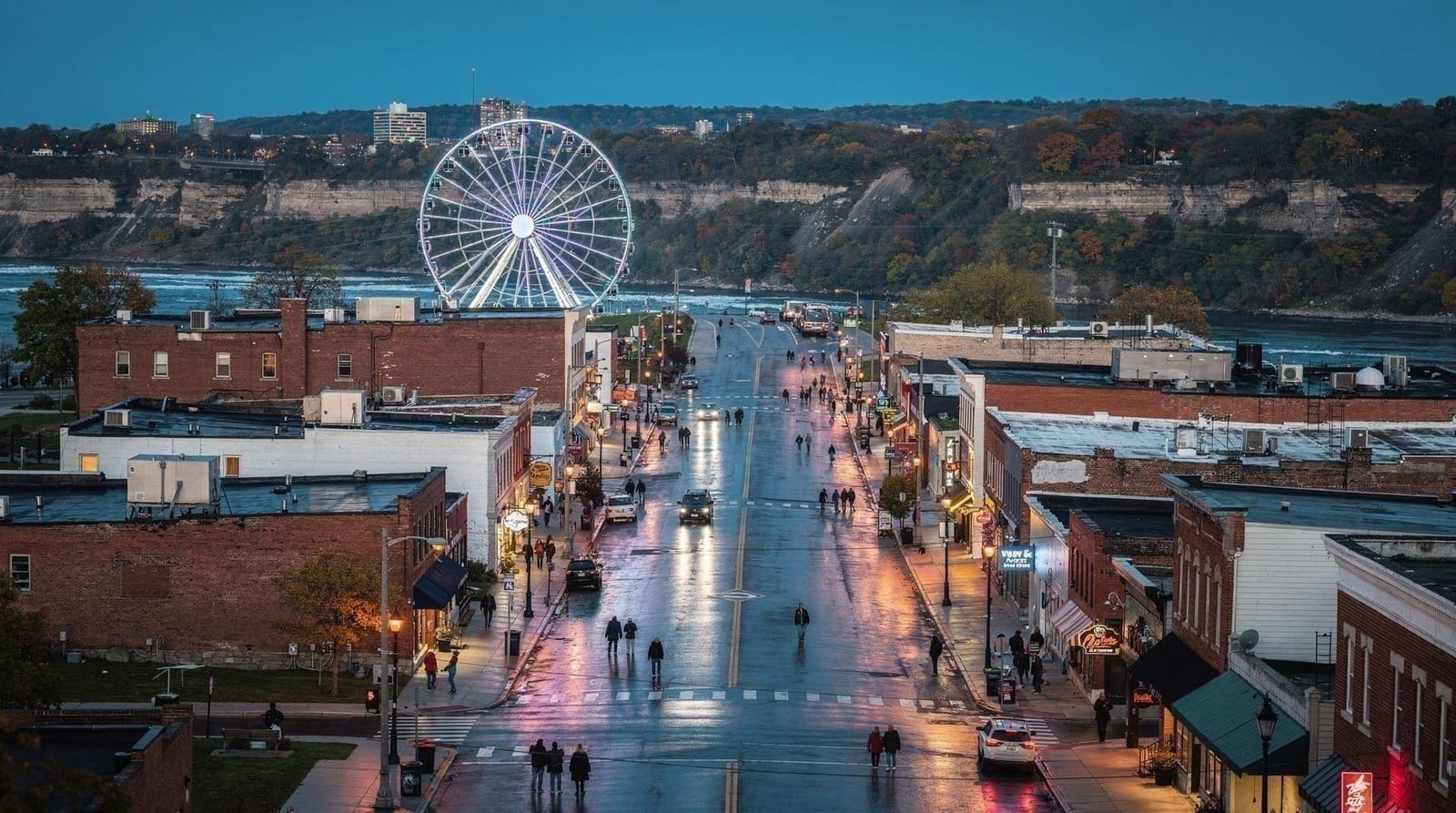 Clifton Hill: Niagara Falls' Private Entertainment Strip