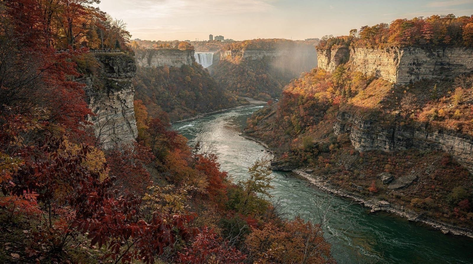 Pourquoi l'automne est la meilleure saison pour visiter les chutes du Niagara