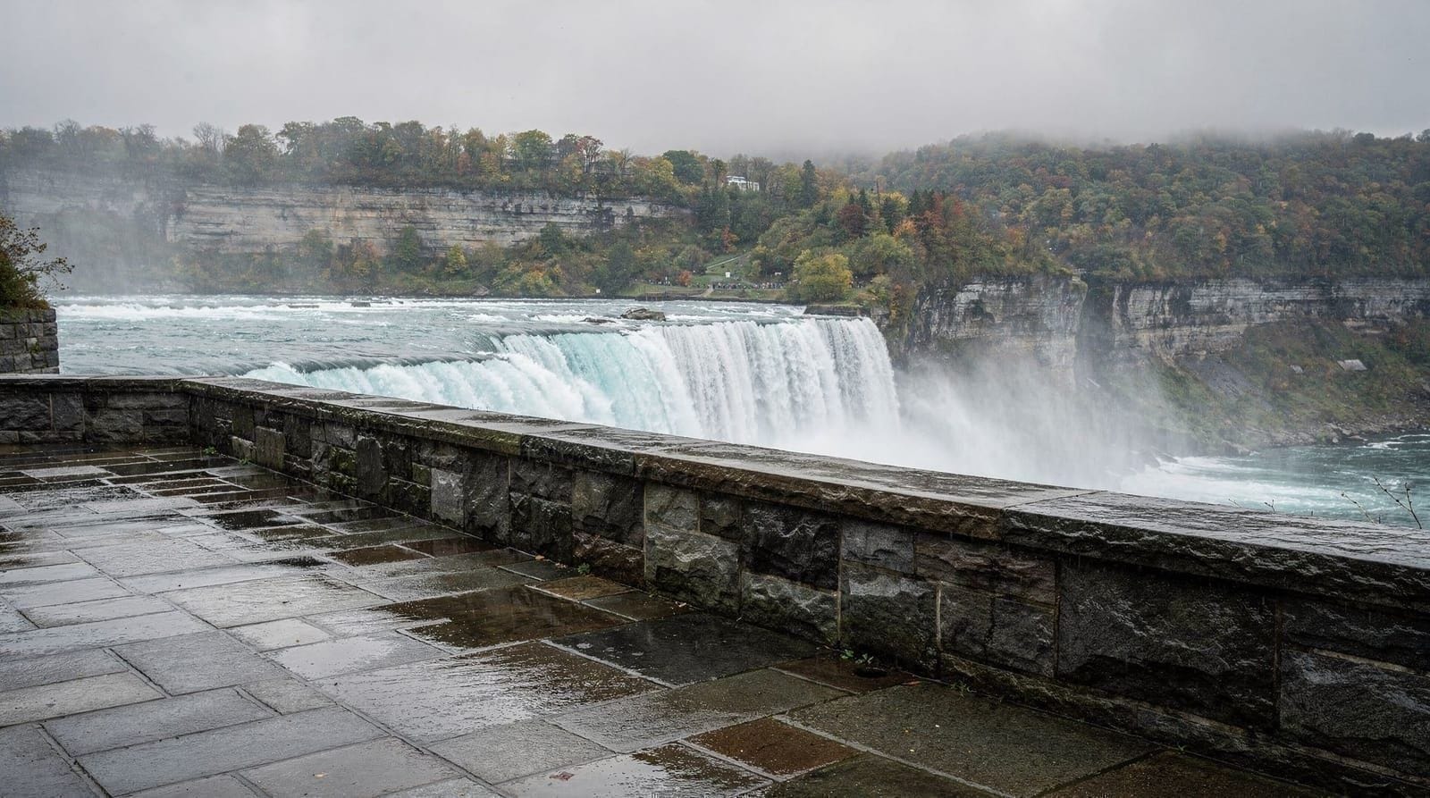 Cascate del Niagara senza auto: tre giorni tra treno, bus e a piedi