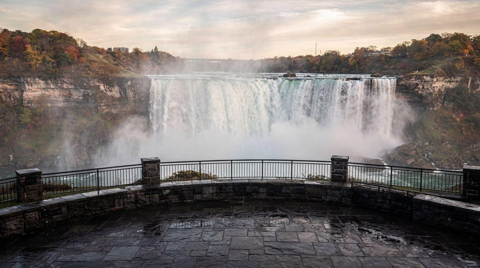 Un weekend romantico per due alle cascate del Niagara